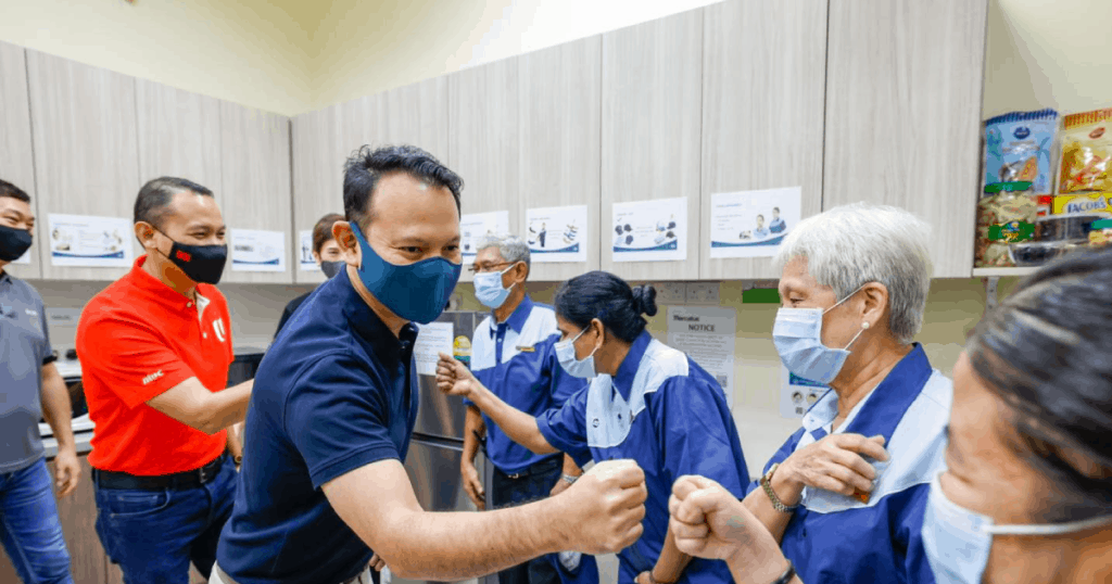 Zaqy Mohamad with cleaners